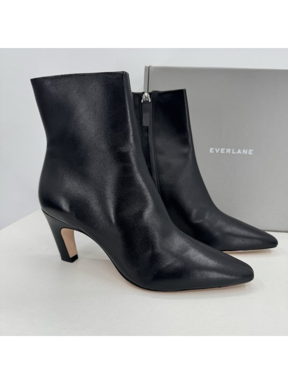 Everlane The Short Banana Heel Boot in Black Leather size 8 Ankle Side Zip